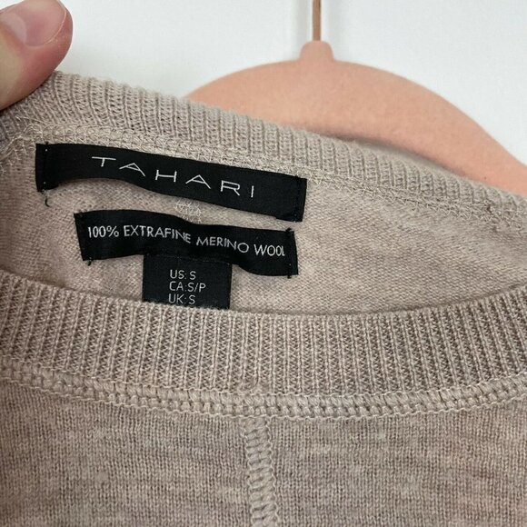 TAHARI Beige 100% Extra fine Merino Wool Bell Shaped Sweater Top US Small - Picture 4 of 6